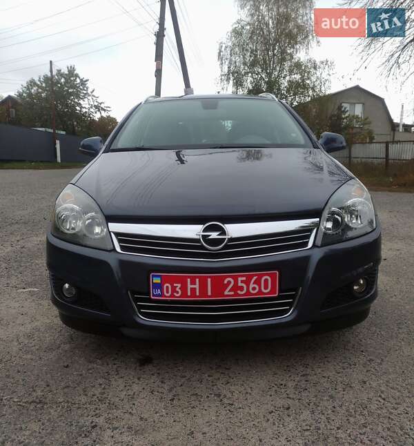 Универсал Opel Astra 2010 в Харькове