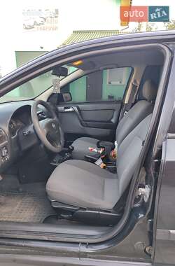 Седан Opel Astra 2008 в  фото 7 Седан Opel Astra 2008 в