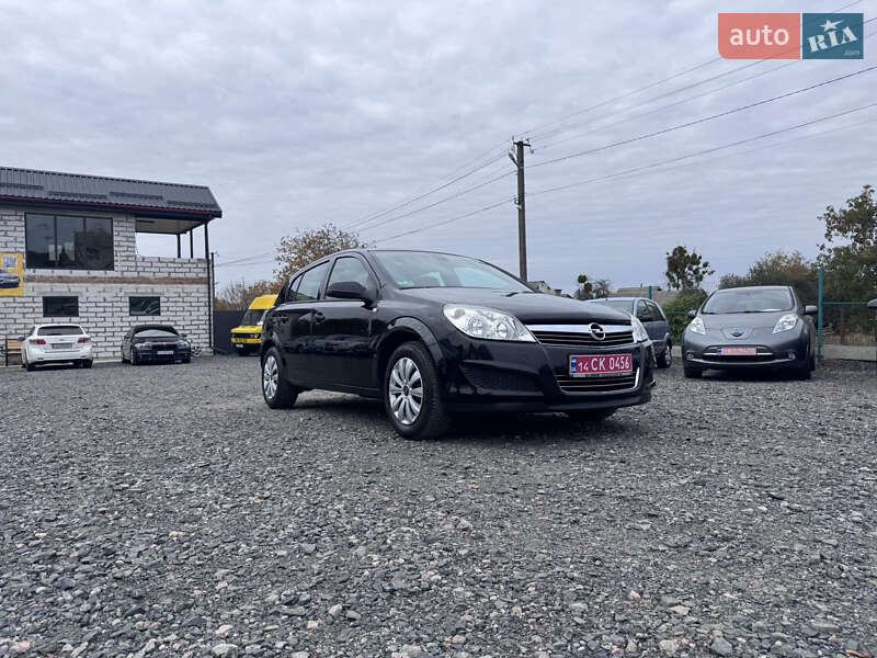 Хэтчбек Opel Astra 2009 в Звенигородке