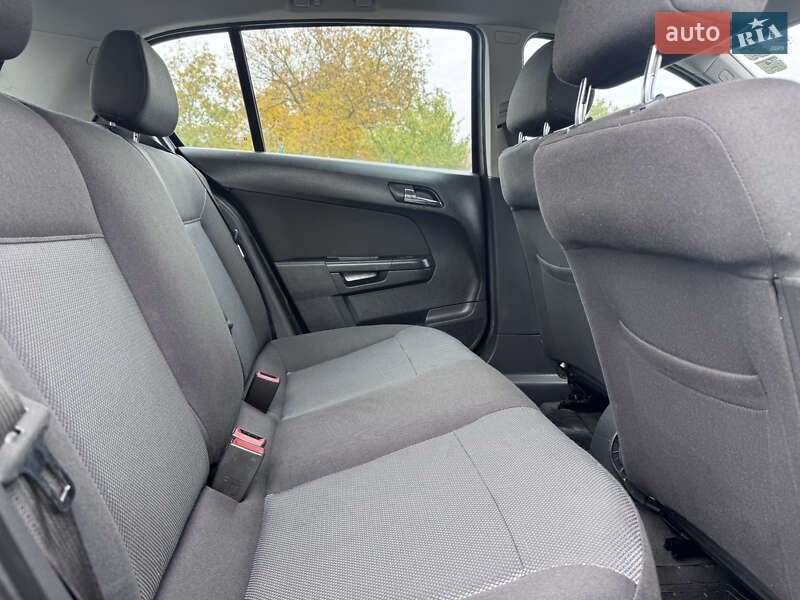 Хэтчбек Opel Astra 2009 в Звенигородке