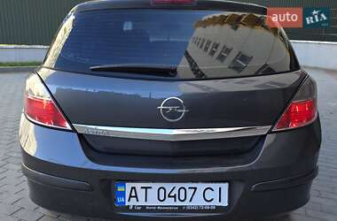 Хэтчбек Opel Astra 2012 в 