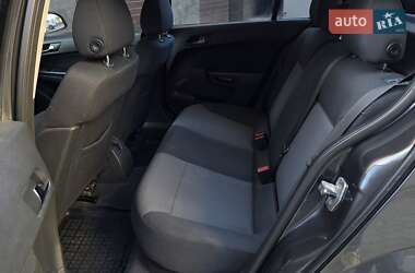 Хэтчбек Opel Astra 2012 в 
