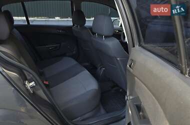 Хэтчбек Opel Astra 2012 в 