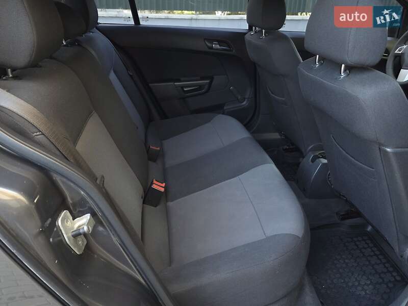 Хэтчбек Opel Astra 2012 в Тернополе фото 32 Хэтчбек Opel Astra 2012 в Тернополе