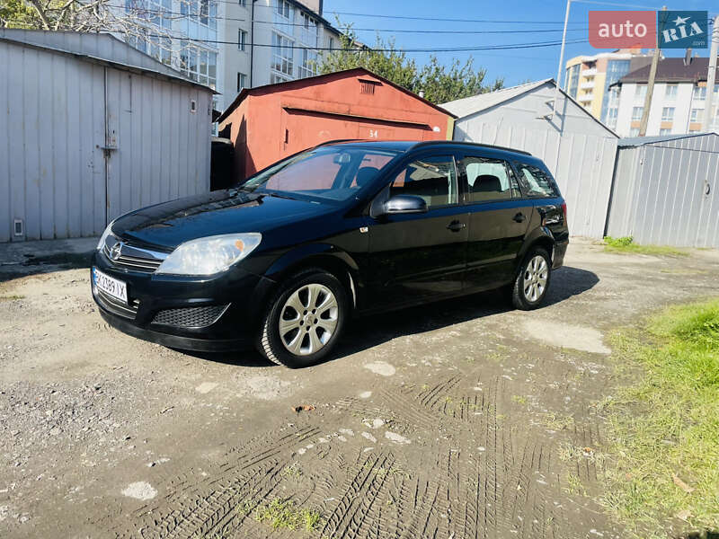 Универсал Opel Astra 2008 в Ровно