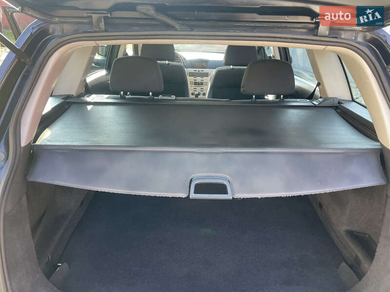 Универсал Opel Astra 2008 в Ровно