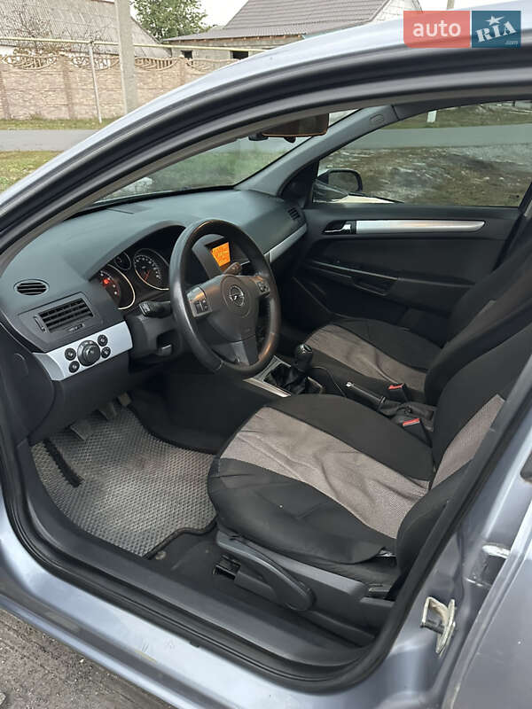 Хетчбек Opel Astra 2005 в Павлограді