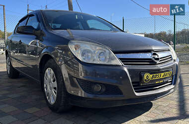 Седан Opel Astra 2008 в Стрию