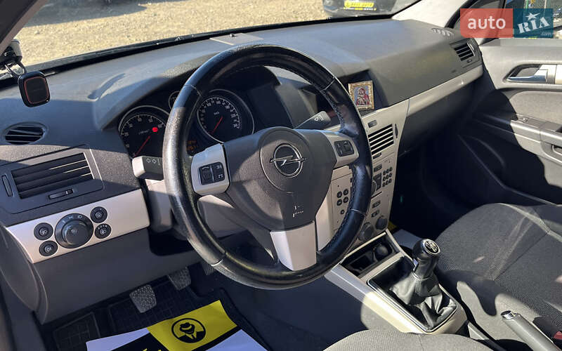 Седан Opel Astra 2008 в Стрые