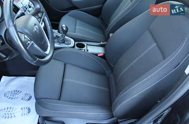 Универсал Opel Astra 2015 в 