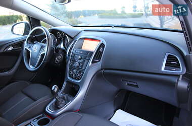 Универсал Opel Astra 2015 в 