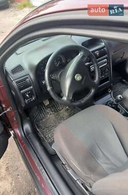 Седан Opel Astra 2003 в  фото 32 Седан Opel Astra 2003 в