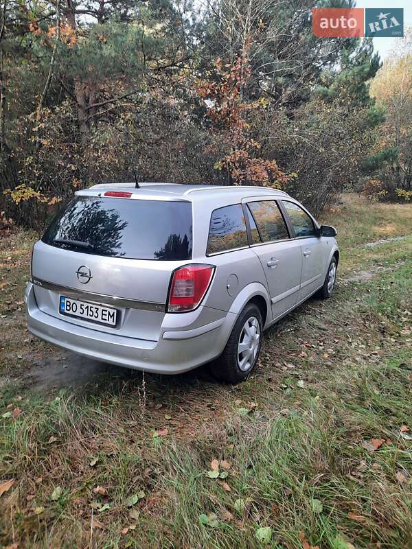 Универсал Opel Astra 2008 в Кременце