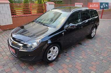 Универсал Opel Astra 2010 в Умани
