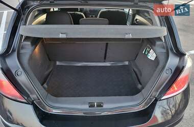 Хетчбек Opel Astra 2005 в 