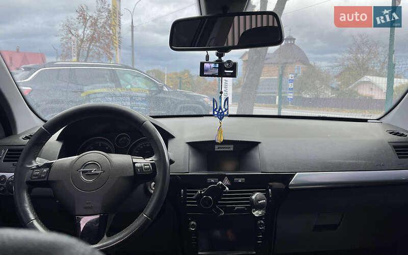 Хэтчбек Opel Astra 2010 в Коломые