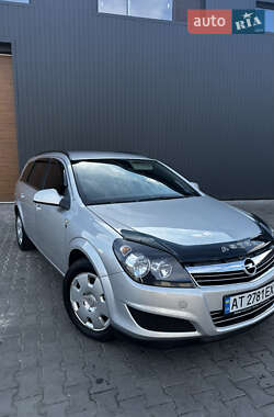 Універсал Opel Astra 2010 в Калуші