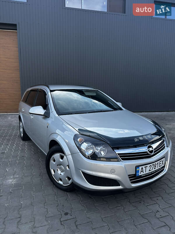 Opel Astra 2010 Opel Astra 2010