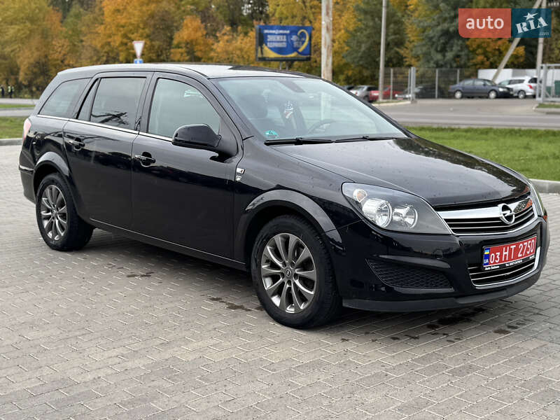 Универсал Opel Astra 2010 в Луцке фото Универсал Opel Astra 2010 в Луцке