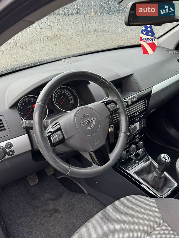 Универсал Opel Astra 2010 в Луцке фото 13 Универсал Opel Astra 2010 в Луцке