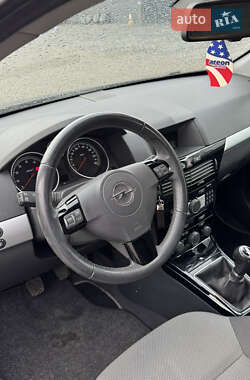 Універсал Opel Astra 2010 в  фото 13 Універсал Opel Astra 2010 в