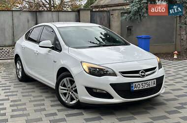 Седан Opel Astra 2017 в Мукачево