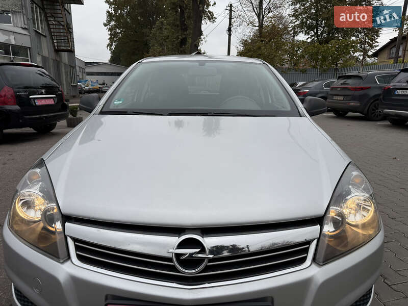Универсал Opel Astra 2010 в Виннице