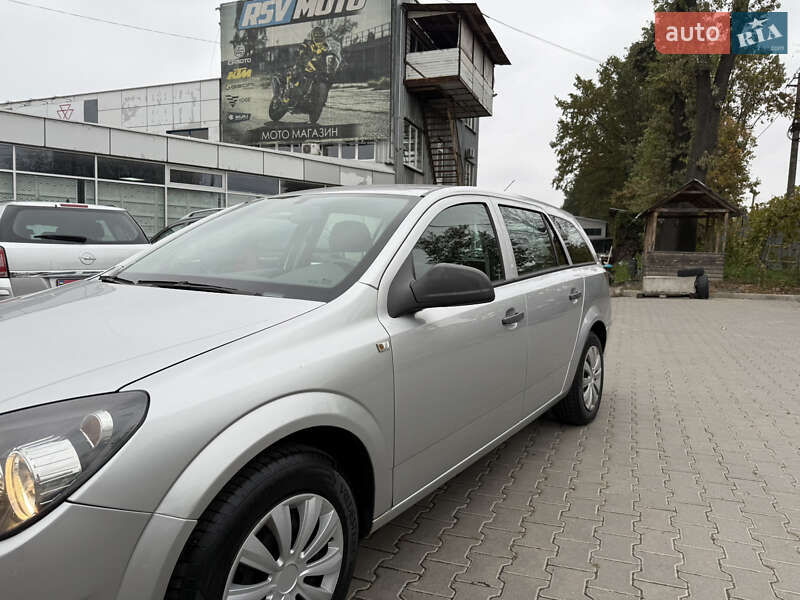 Универсал Opel Astra 2010 в Виннице