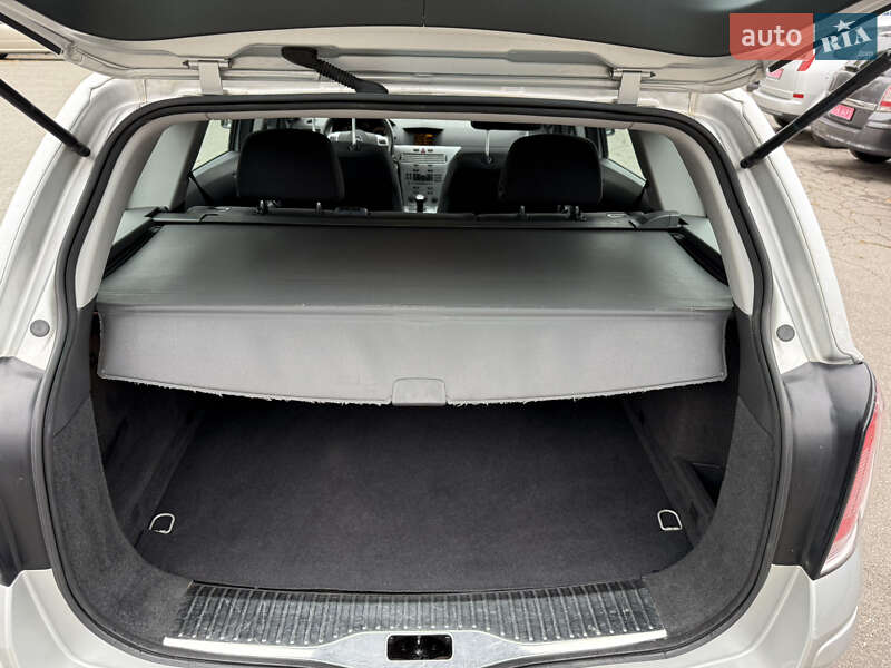 Универсал Opel Astra 2010 в Виннице