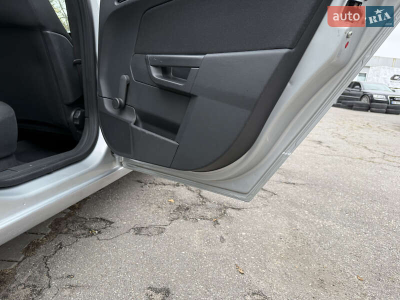 Универсал Opel Astra 2010 в Виннице