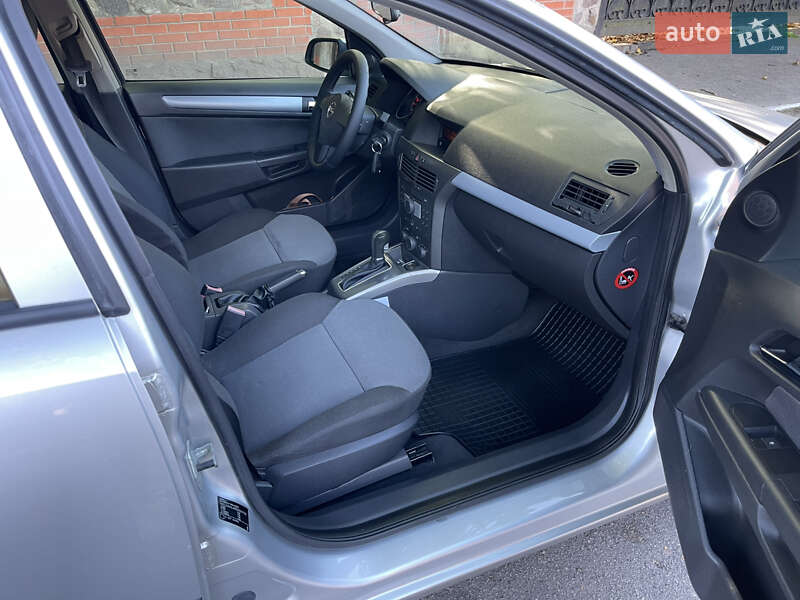 Хэтчбек Opel Astra 2005 в Киеве фото 19 Хэтчбек Opel Astra 2005 в Киеве