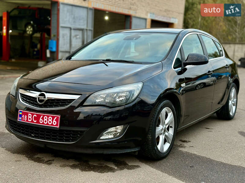 Opel Astra 2010 Opel Astra 2010