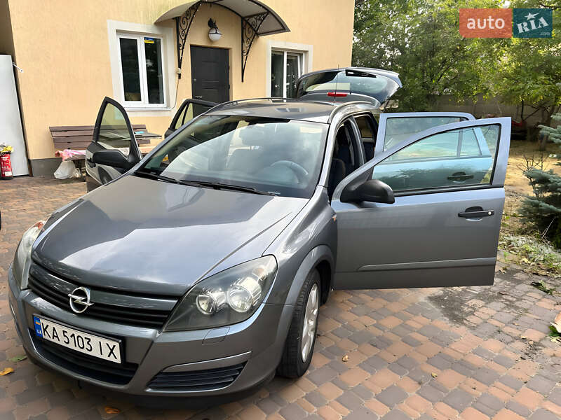 Универсал Opel Astra 2005 в Киеве