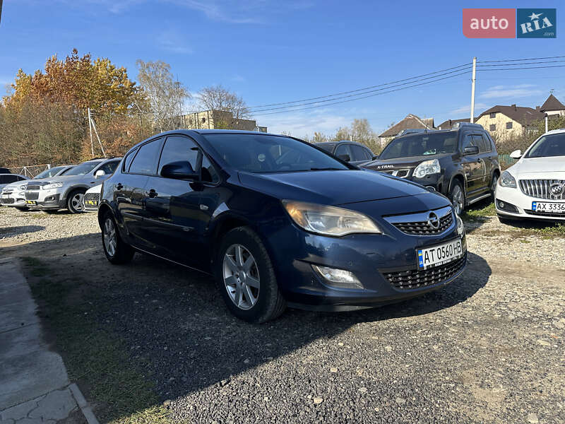 Хэтчбек Opel Astra 2010 в Ивано-Франковске