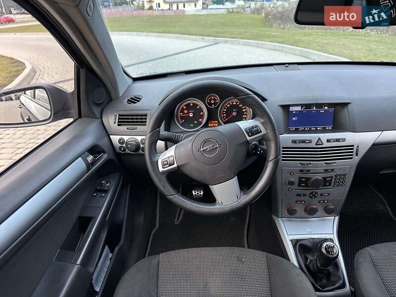 Універсал Opel Astra 2008 в Львові