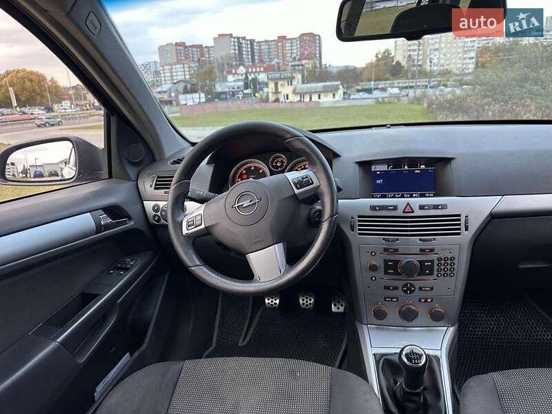 Універсал Opel Astra 2008 в Львові