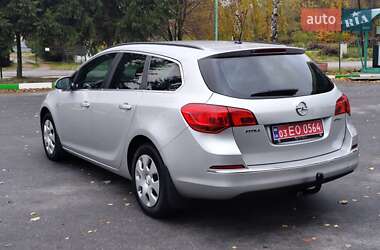 Універсал Opel Astra 2014 в 