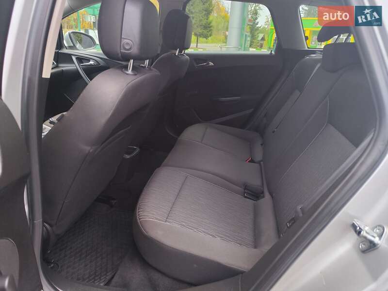Универсал Opel Astra 2014 в Звягеле фото 27 Универсал Opel Astra 2014 в Звягеле