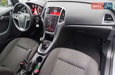 Універсал Opel Astra 2014 в 