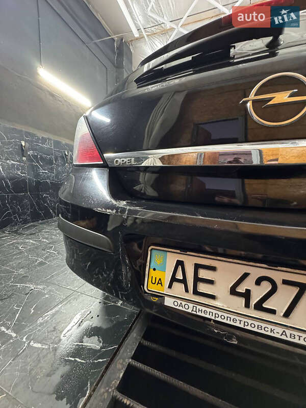 Хэтчбек Opel Astra 2006 в Днепре