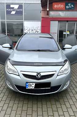 Универсал Opel Astra 2012 в 