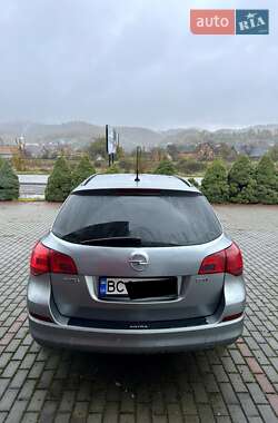 Универсал Opel Astra 2012 в 