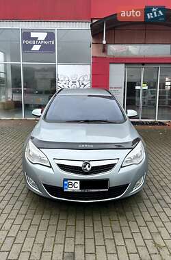 Универсал Opel Astra 2012 в 
