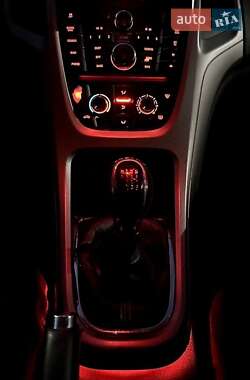 Универсал Opel Astra 2012 в 