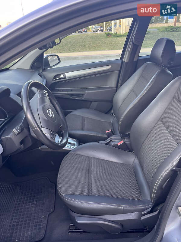 Універсал Opel Astra 2006 в Бучі