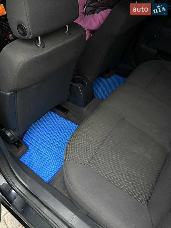 Универсал Opel Astra 2010 в Ивано-Франковске