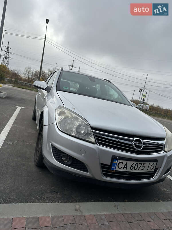 Универсал Opel Astra 2008 в Славянске