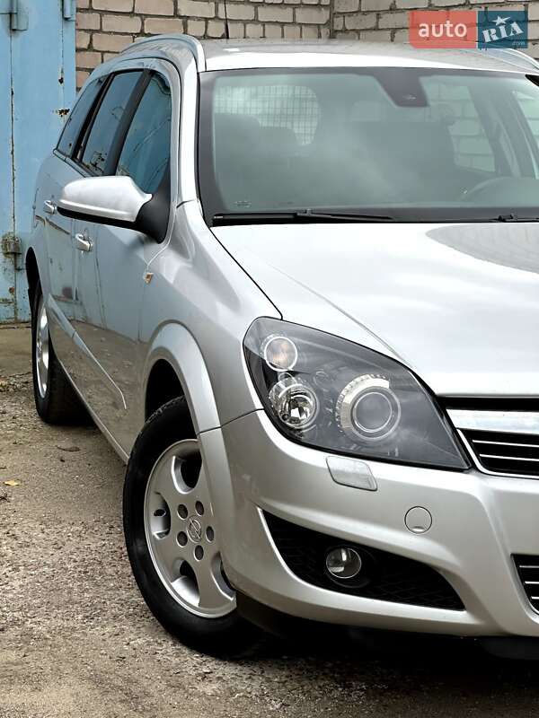 Универсал Opel Astra 2009 в Николаеве