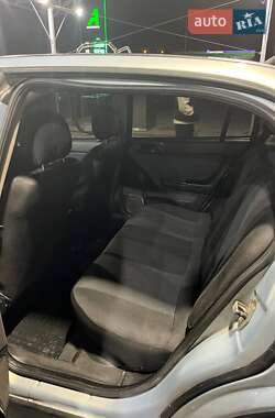 Седан Opel Astra 2005 в  фото 7 Седан Opel Astra 2005 в