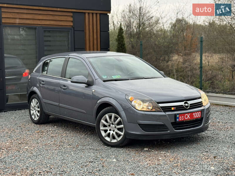 Хэтчбек Opel Astra 2005 в Дрогобыче